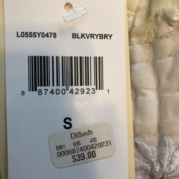 Love On A Hanger Sweater. NWT - Picture 4 of 4